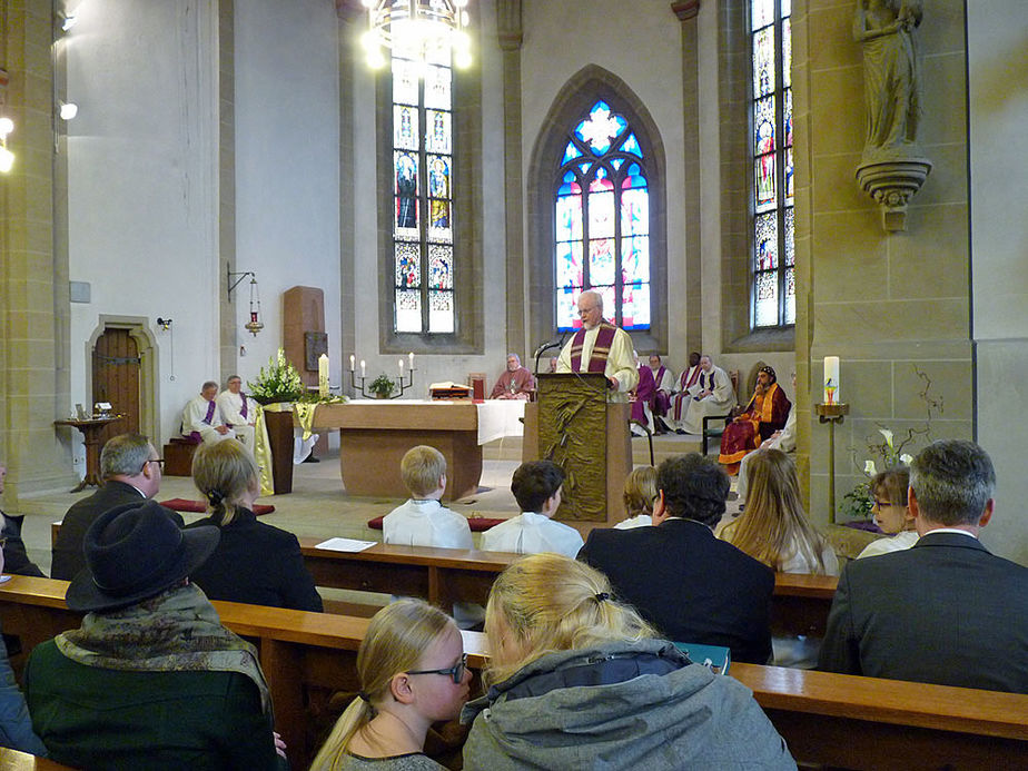 Festgottesdienst zum 50jahrigen Priesterjubiläum von Stadtpfarrer i.R. Geistlichen Rat Ulrich Trzeciok (Foto: Karl-Franz Thiede)